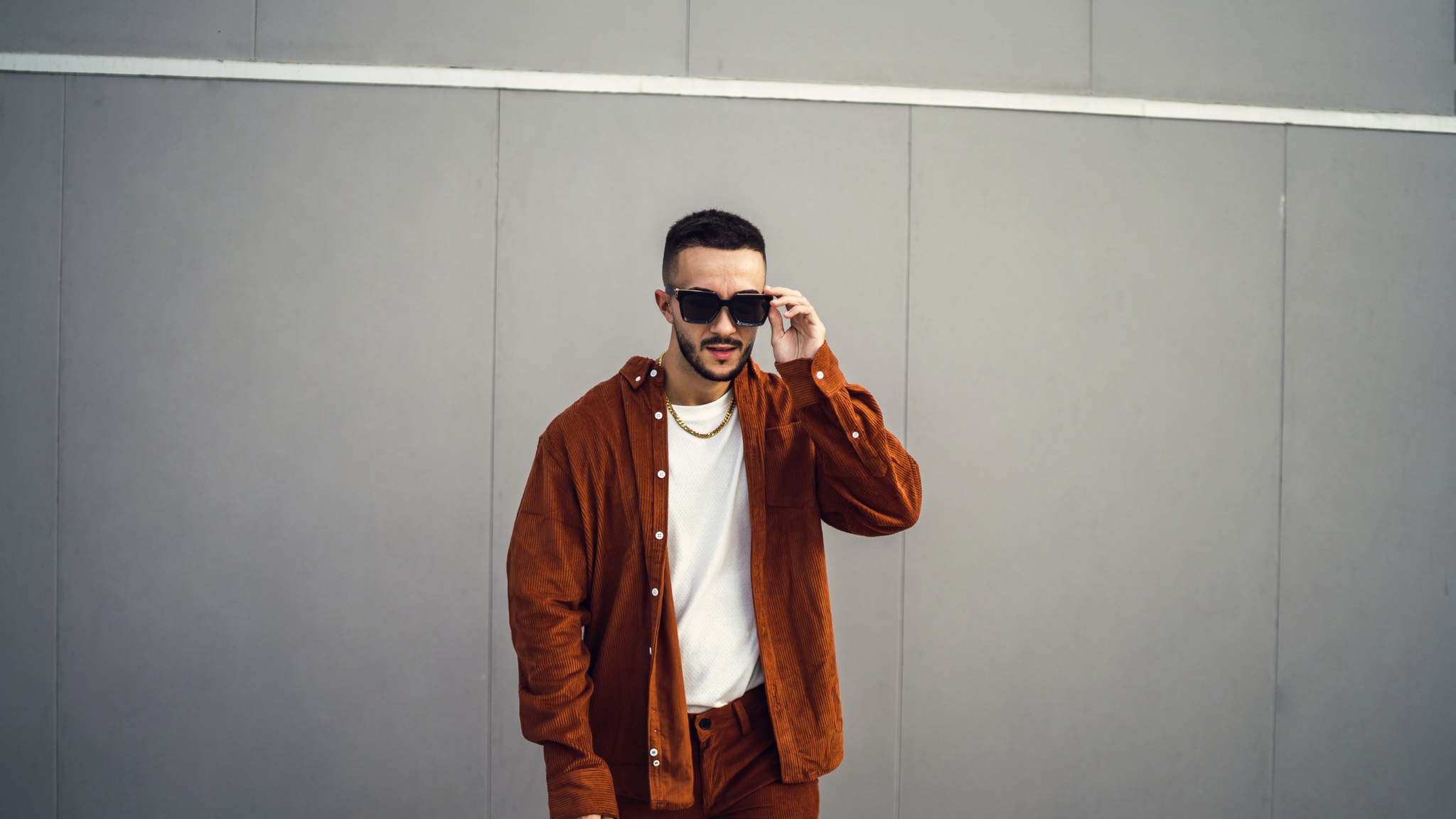 Streetwear Meets Sophistication Young Australian Men's Fashion Trends in 2025