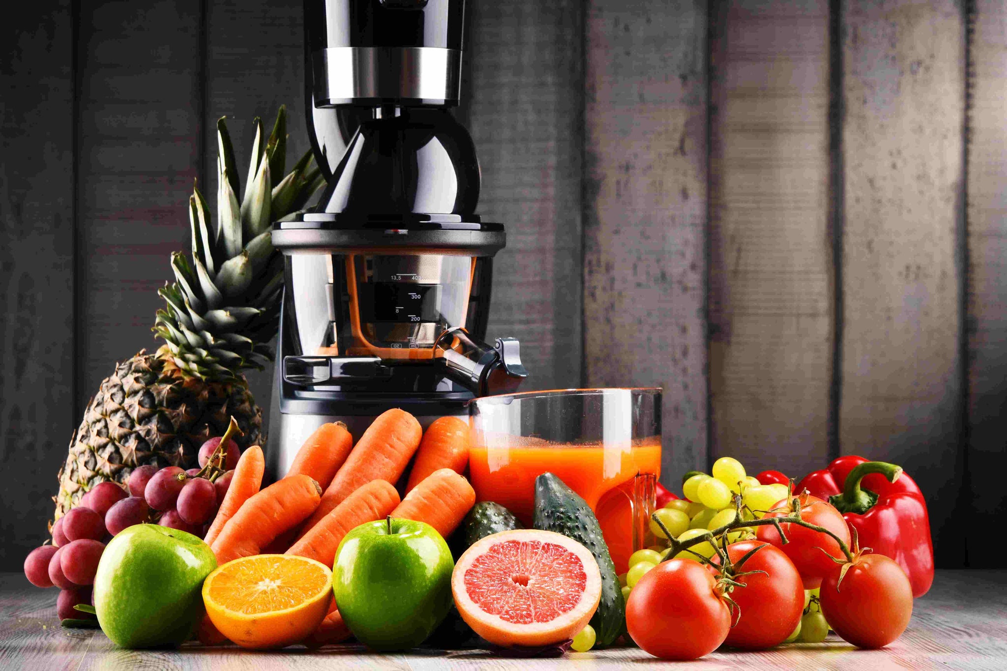 Men's Juicer Journeys: Fresh Squeezes, Healthy Hydration