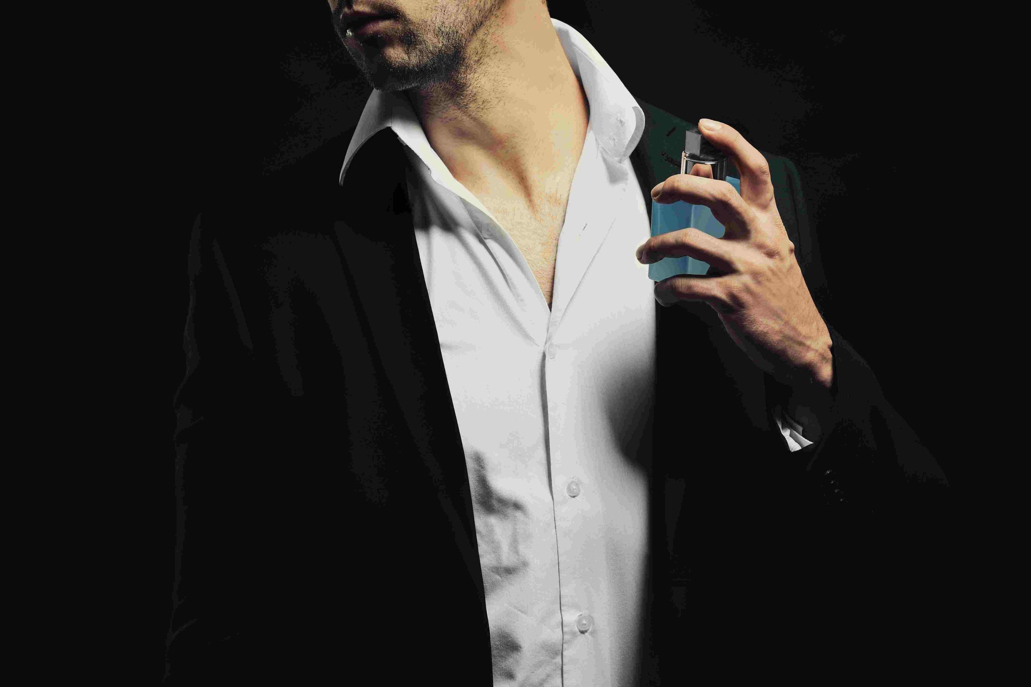 Scented Sophistication: Men's Fragrance Sprays for Lasting Impressions