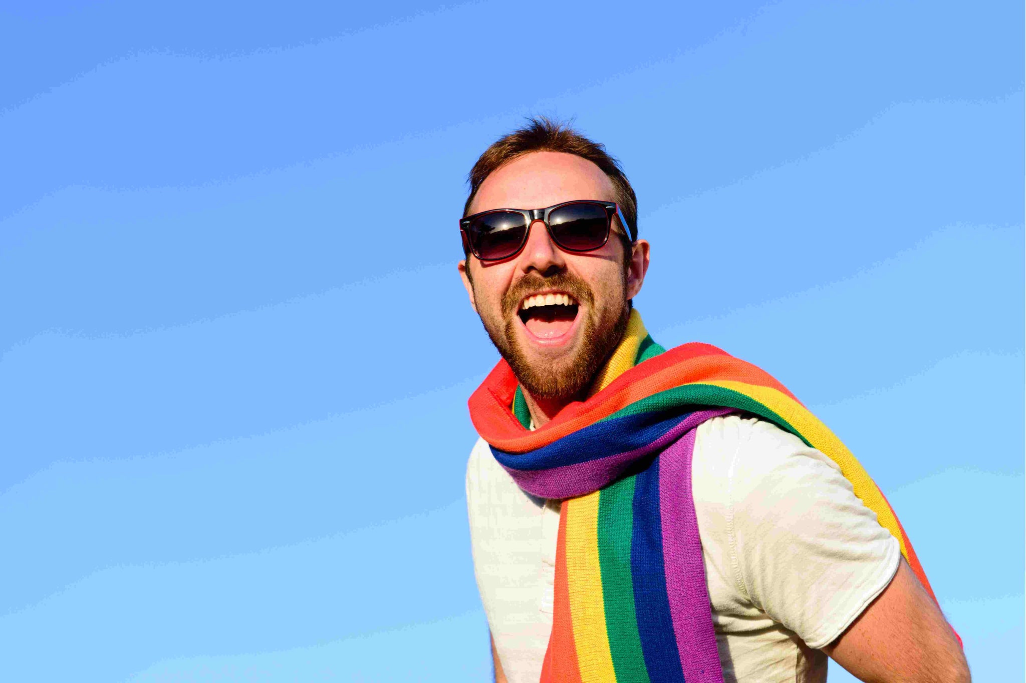 Stylish Men's Scarves: Warmth and Elegance for Your Outfit