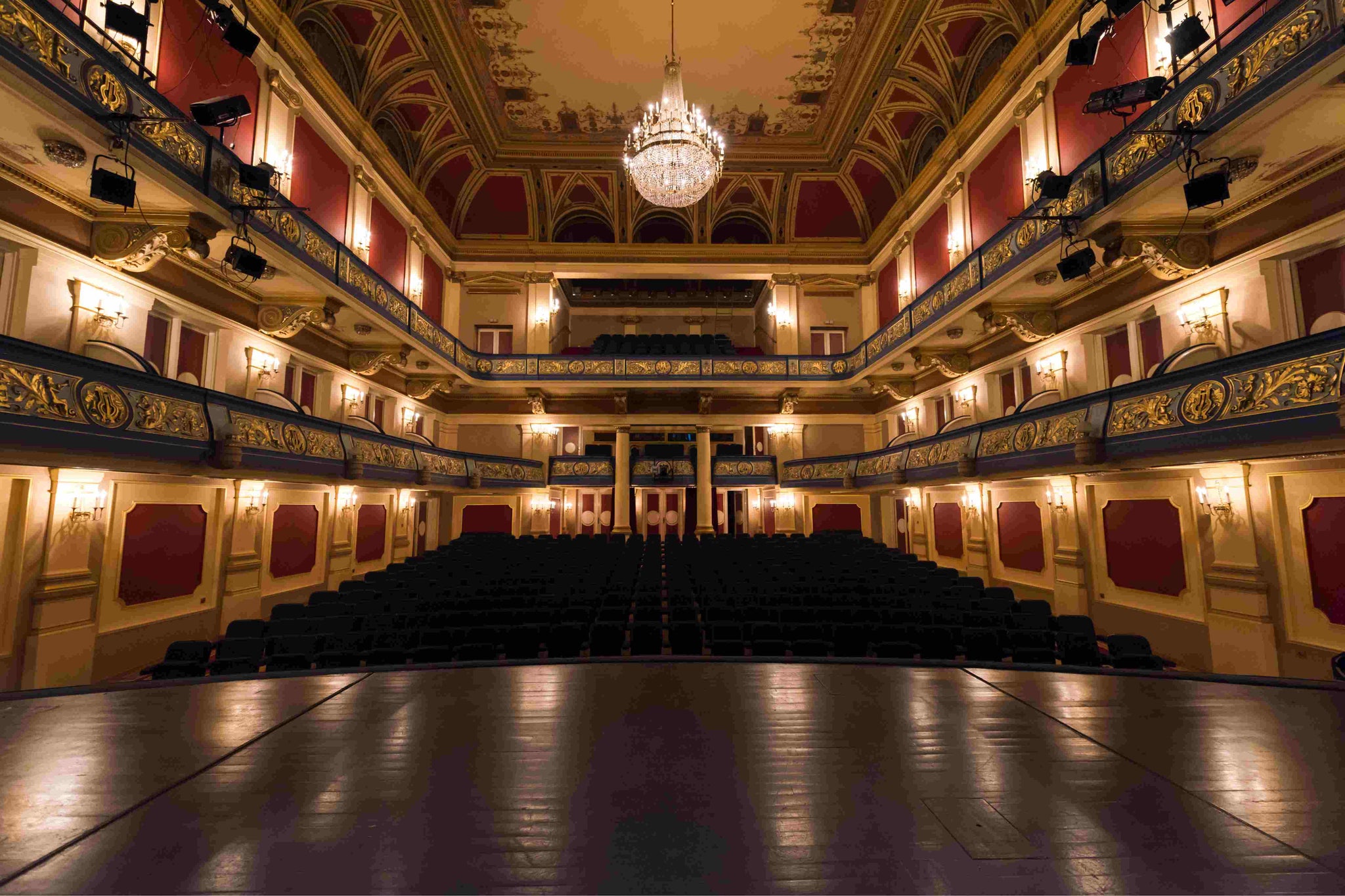 Cinematic Delights for Australian Men: Theatrical Experiences Down Under