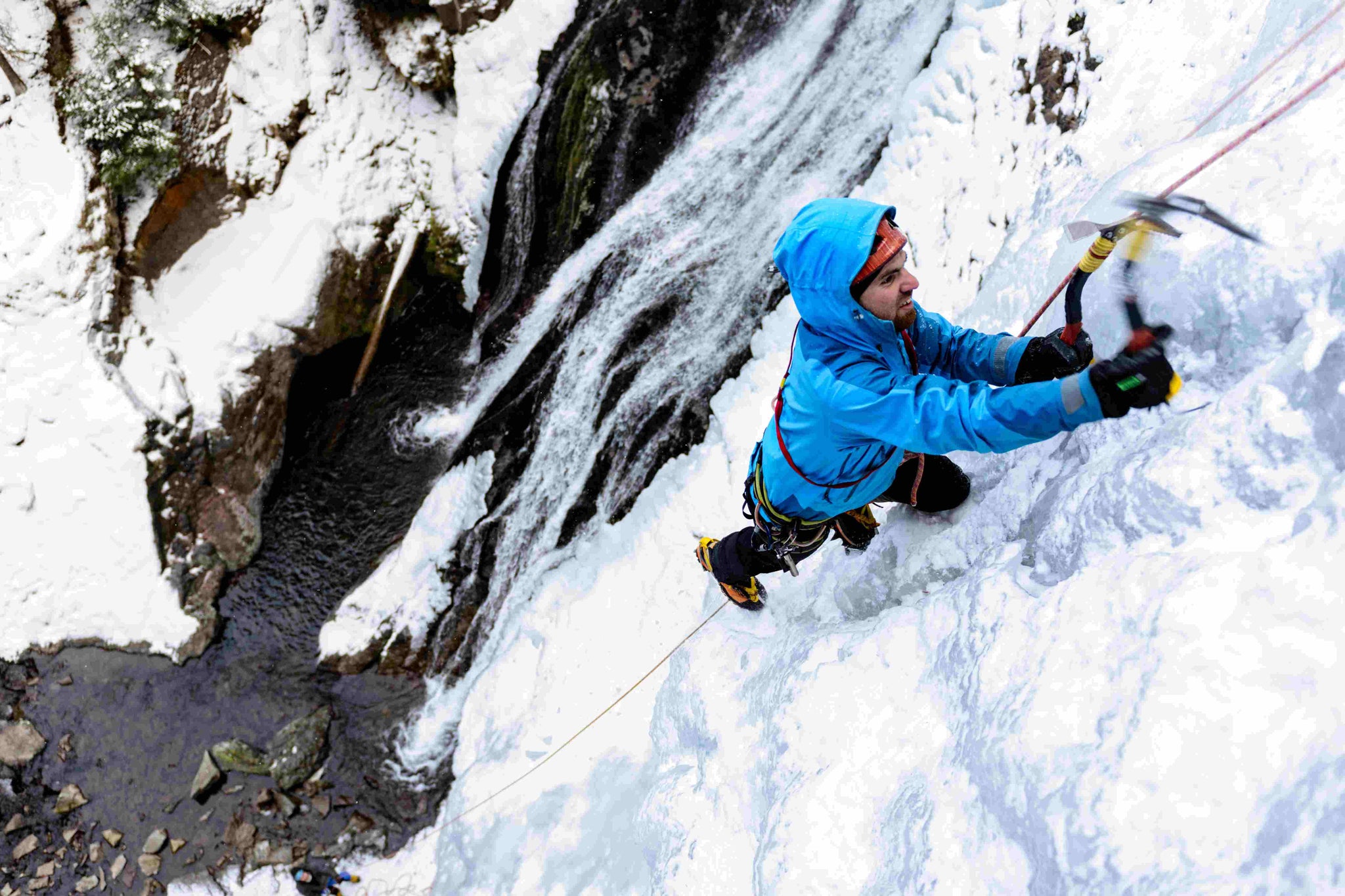 Men's Ice Climbing Challenges: Conquer Frozen Cascades and Cliffs