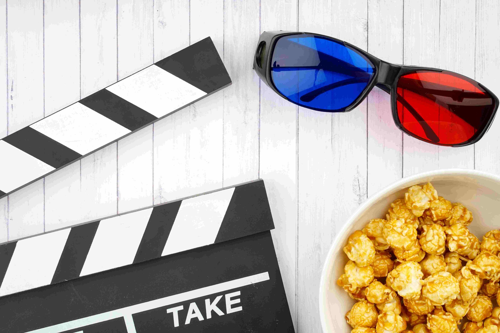 Men's Film Critique: Analyzing and Reviewing Movies