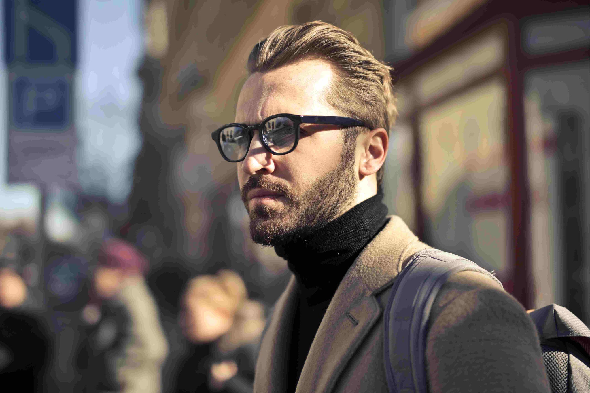 Wearing Eyeglasses to Look Smart: Tips for Men to Elevate Their Style