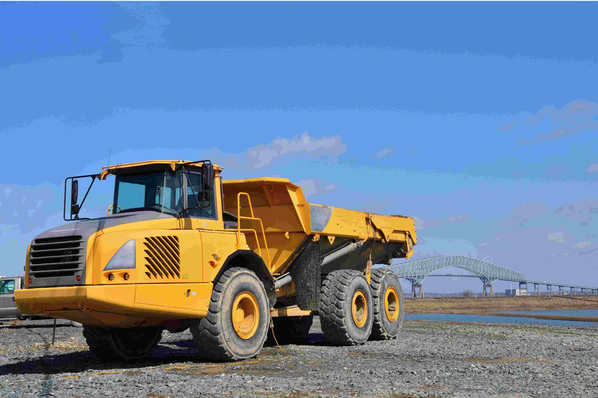 Off-Road Movers: Men's Articulated Trucks