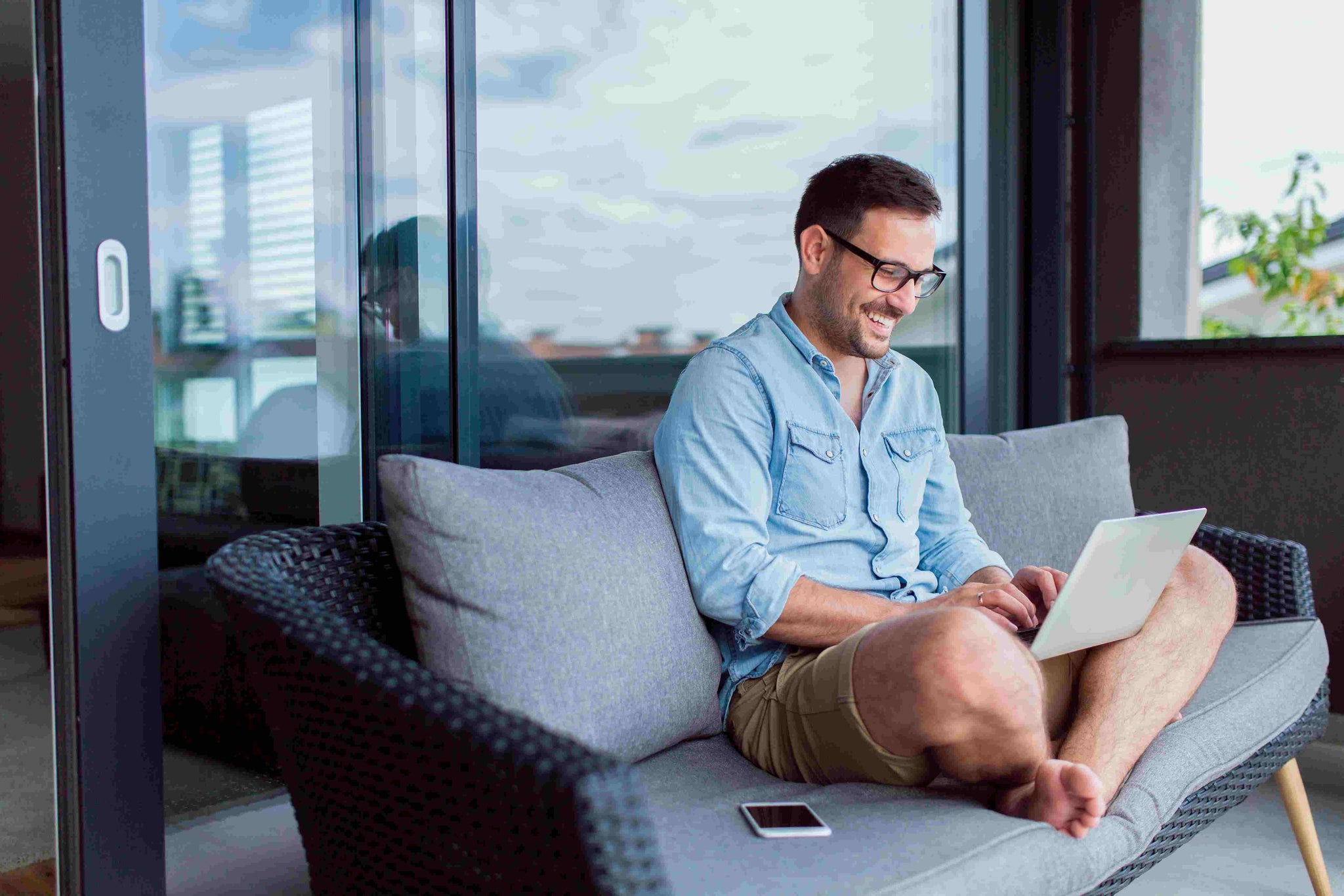 Balancing Family and Remote Work: Strategies for Men