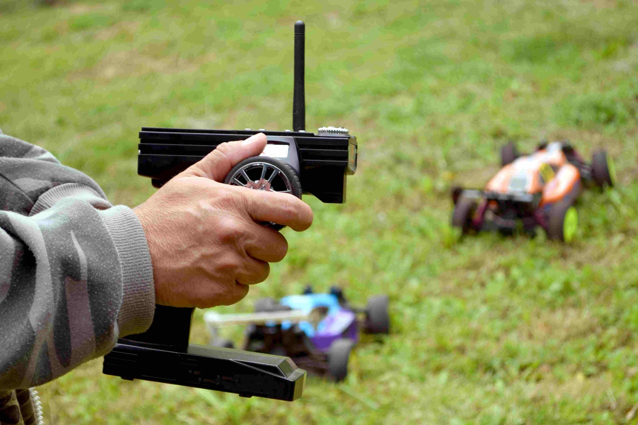 Exploring the World of Competitive RC Cars: A Hobby for Men Who Love Speed