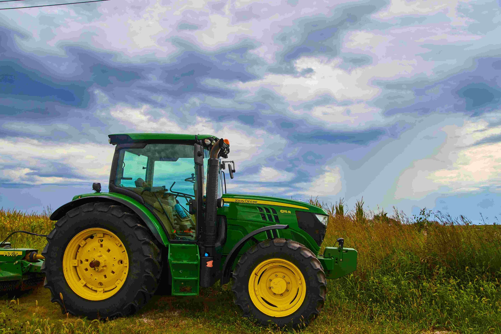 Field Commanders: Men's Tractors - Leading Agricultural Efficiency