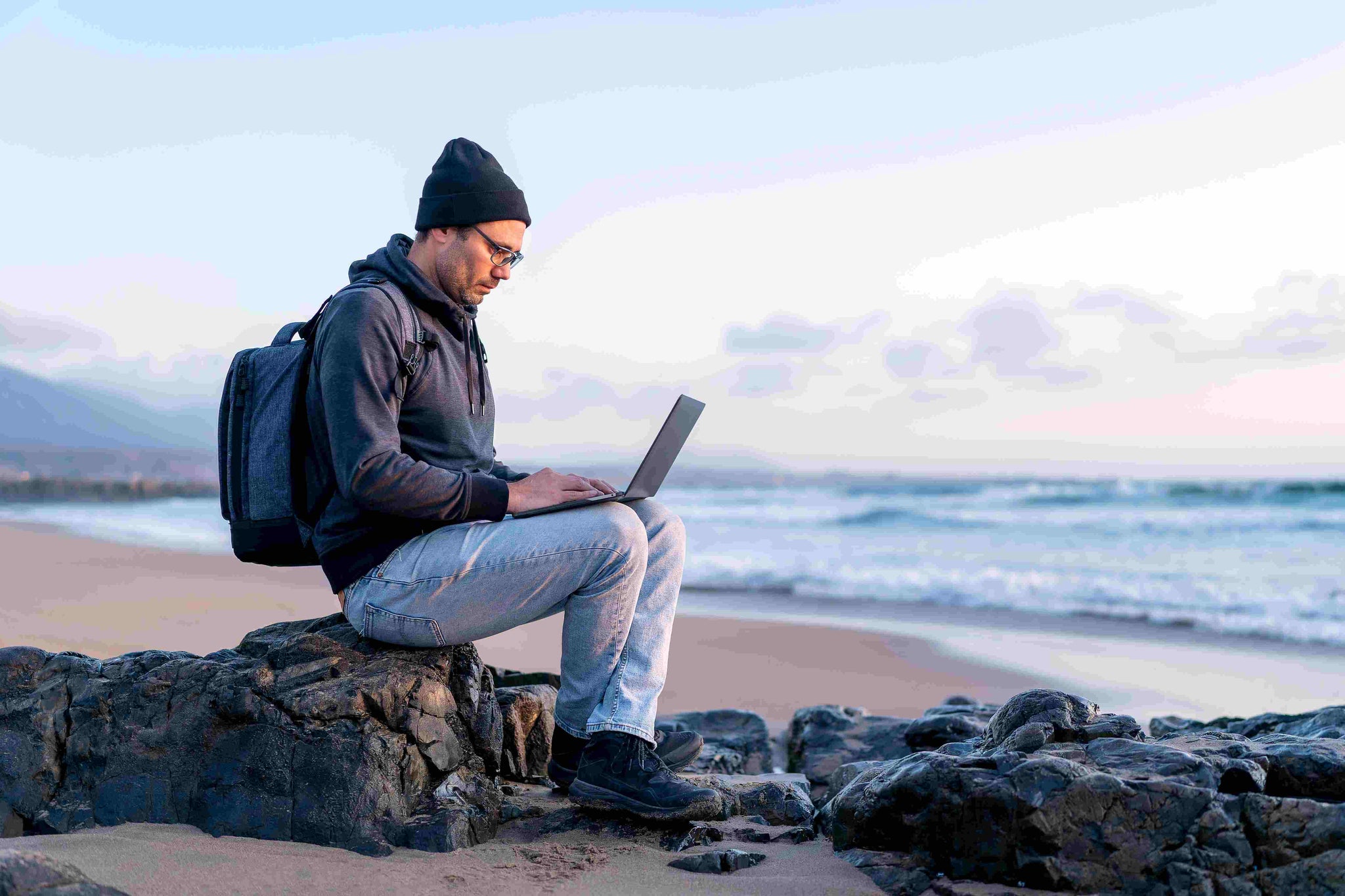 Men’s Guide to Digital Nomadism: Working From Anywhere in the World
