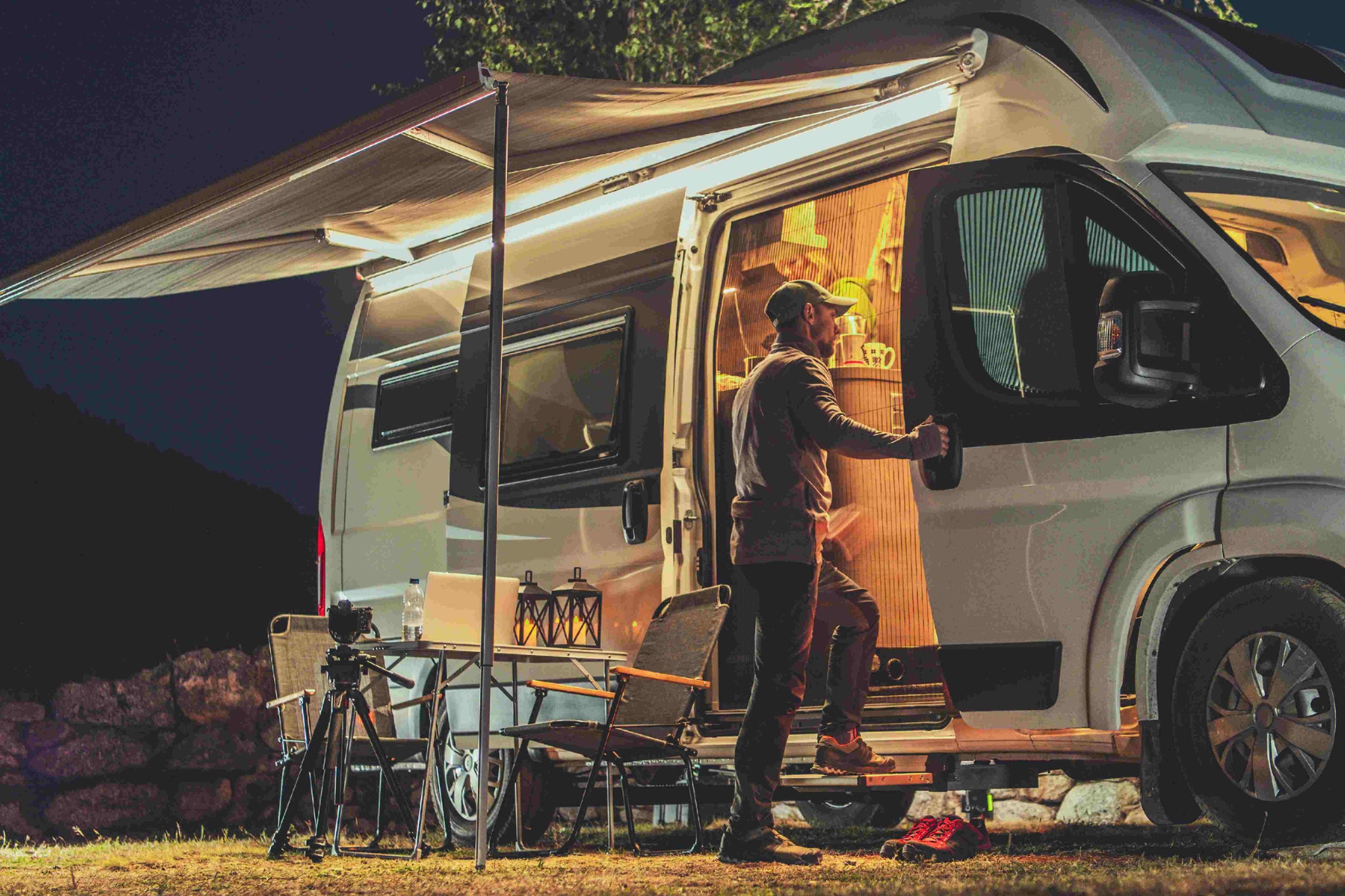 Custom Vans and RVs: The Ultimate Adventure Vehicles for Men