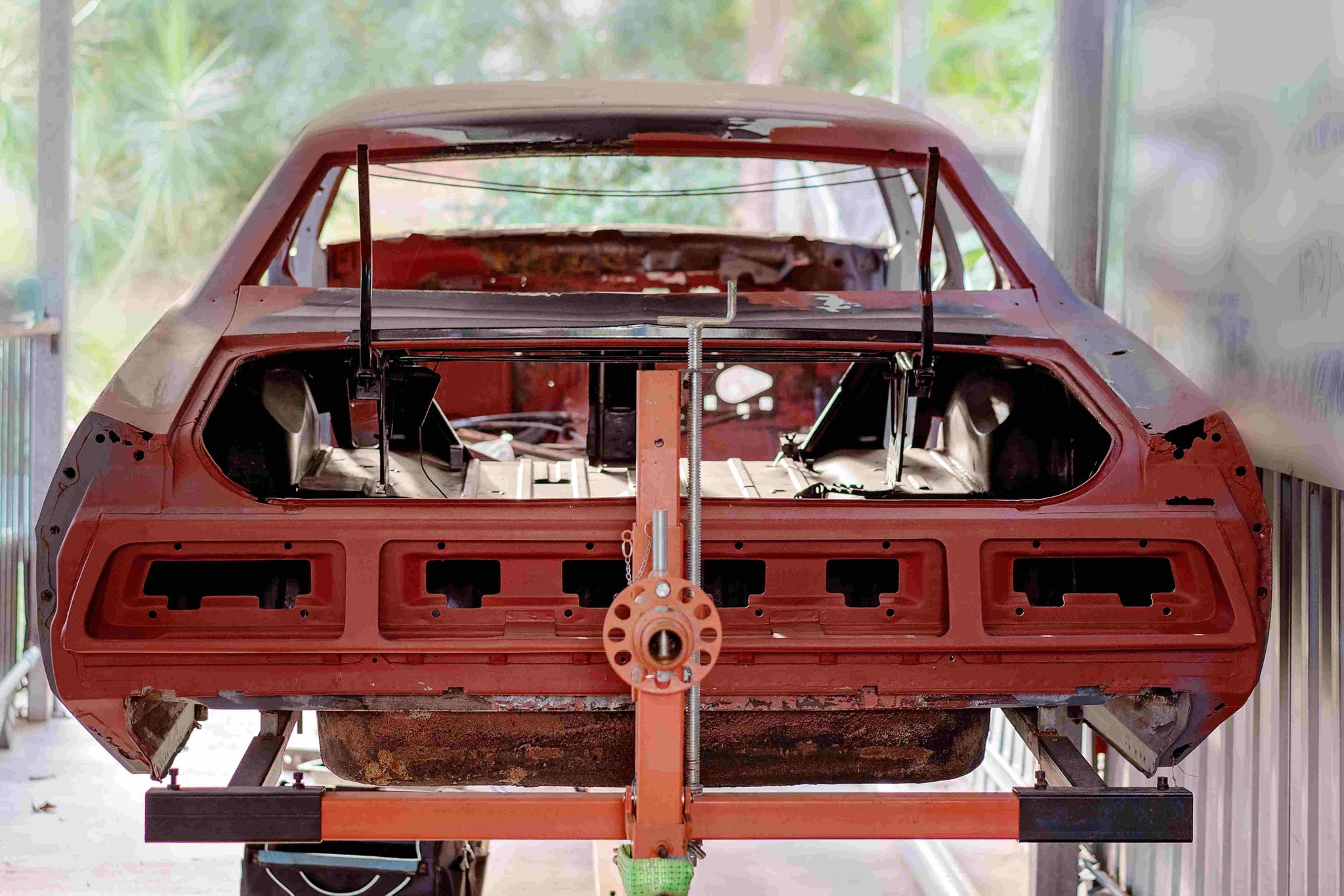 Men’s Guide to Classic Car Restoration: From Rust to Glory