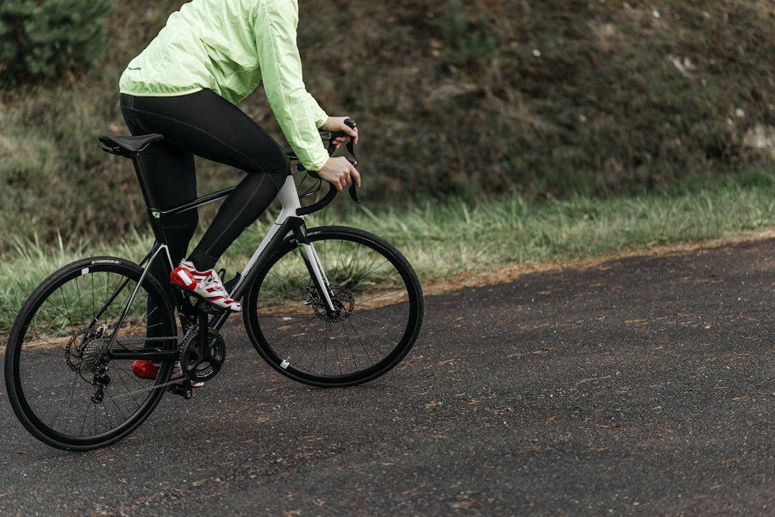 Men of the Track: Racing Against Time in Cycling